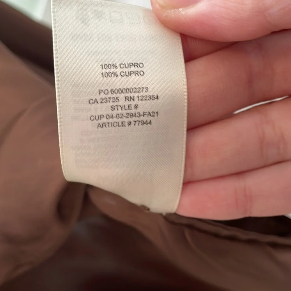 Aritzia Wilfred silky button up tie front blouse - Picture 11 of 12